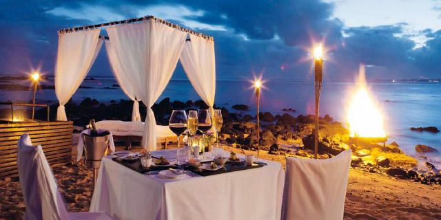Diner Romantique Aux Chandelles Sur La Plage Vacances Maurice